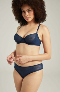 Everyday bra with lifting balconette bra