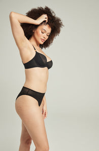 Everyday bra with lifting balconette bra