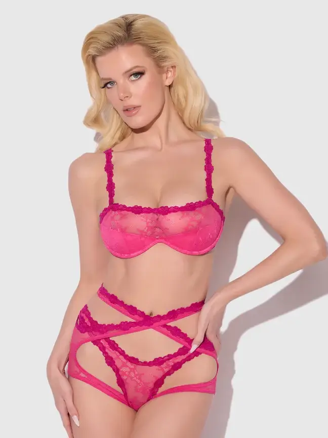 Delicate rose pink bralette set with garters