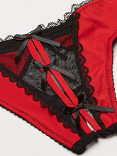 Flirty crotchless panty
