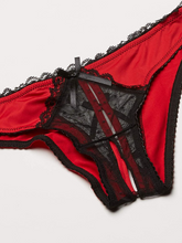 Flirty crotchless panty