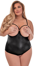 Ultra-seductive wetlook chemise