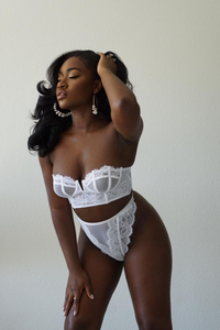 Underwired strapless bridal bra set