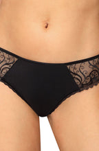 Luxurious thong with timeless embroidered detailing