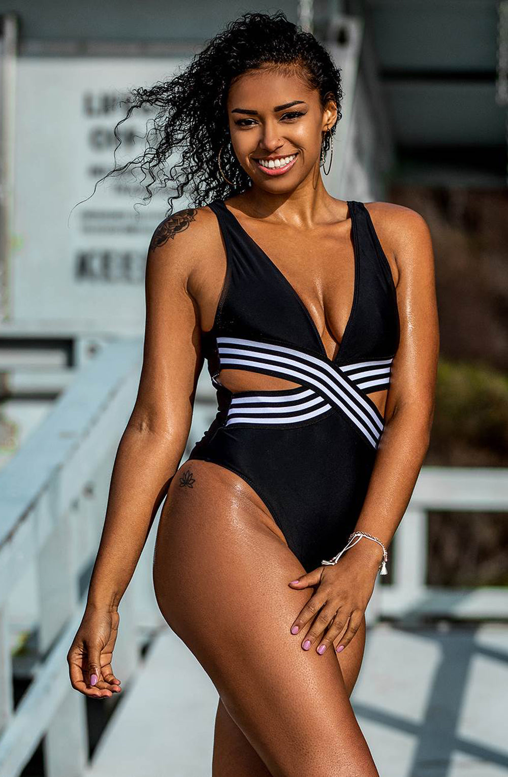 Sexy monokini with removable pads