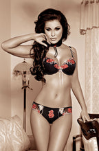 Gorgeous thong with floral embroidery